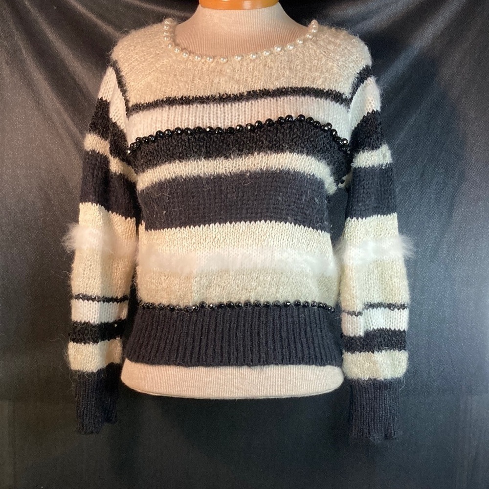 Vintage 80’s Mohair black and white sweater box B Size S Has not been laundered